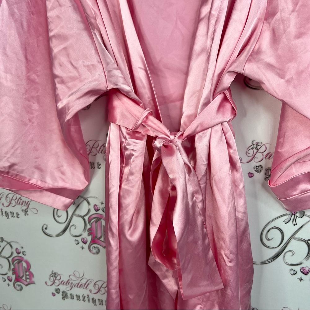 Elegant Pink Satin Women's Robe - Picture 4 of 10